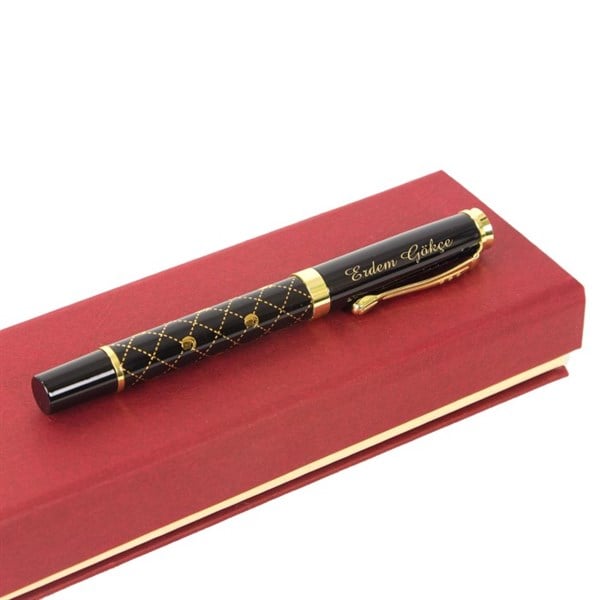 İsme Özel Kare Desenli Altın Rengi İşlemeli Roller Kalem​ Tasarım Kutulu