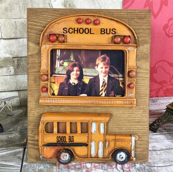 Retro Tasarımlı Sarı School Bus Resim Çerçevesi