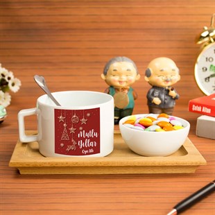 İsme Özel Ahşap Tepsili Kahve Çay Fincanı ve Şekerlik İkram Seti-Mutlu Yıllar Kırmızı Temalı