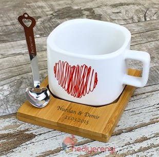 İsme Özel Ahşap Tepsili Kahve Çay Fincanı Seti - Kırmızı Kalp