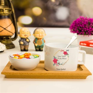 İsme Özel Ahşap Tepsili Kahve Çay Fincanı ve Şekerlik İkram Seti - Çiçek Temalı