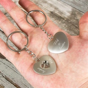 İsme Özel Kalp Tasarımlı 2'li Metal Anahtarlık Seti